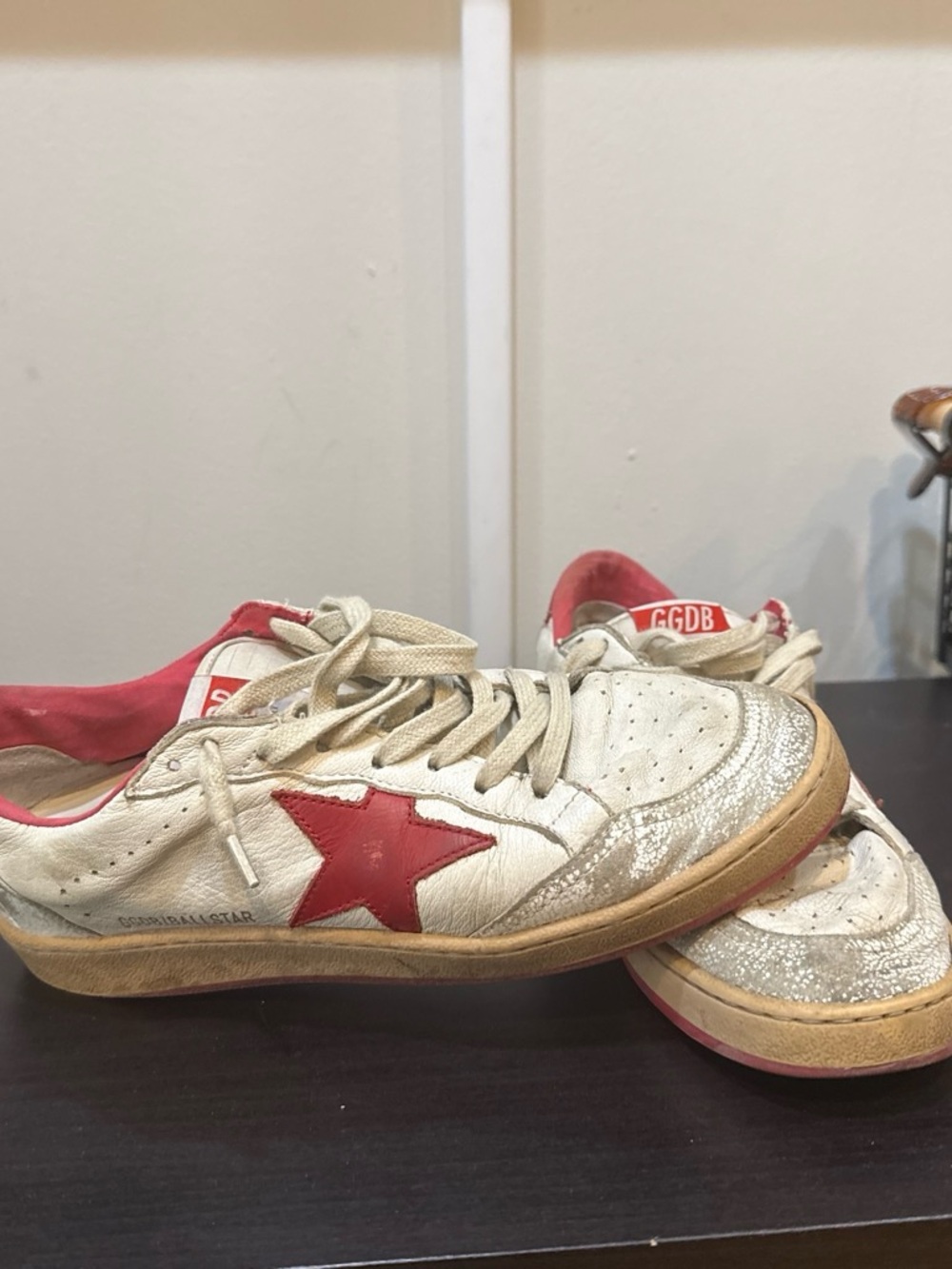 Golden Goose Kids White Sneakers with Red Star Accent - Picture 3 of 5